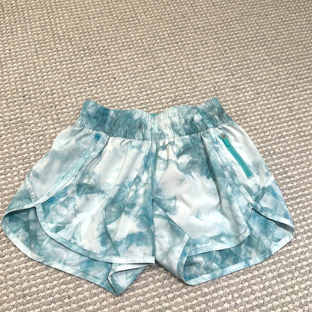 Lululemon Tracker Lined Short Size 4 - image 1